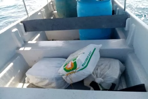 Senafront recupera 14 bolsas con 357 paquetes de drogas en Guna Yala