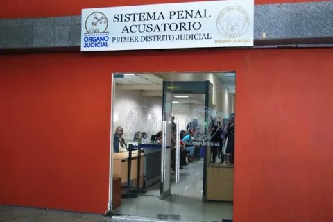 Decretan detención provisional a un ciudadano de 21 años vinculado a un asesinato en enero en Calidonia