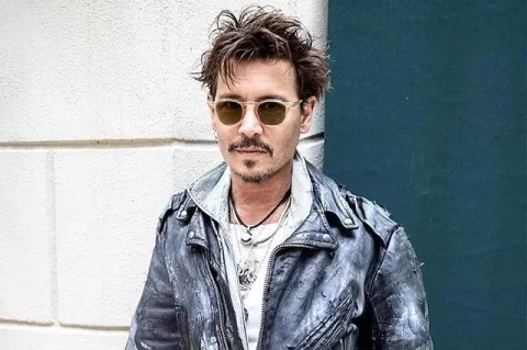 Johnny Depp: 'Este año ha sido muy difícil para muchos, tenemos una mejor época por delante'