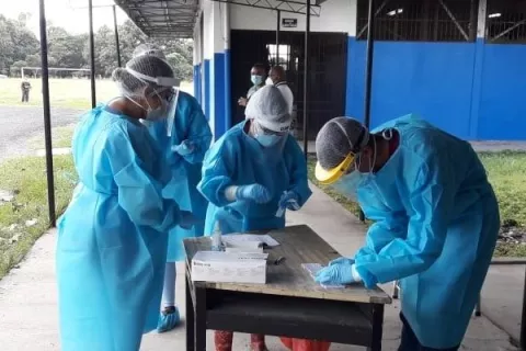 Sistema de Salud requiere cerca de 150 médicos especialistas para hacer frente a la COVID-19