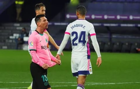 Messi se recupera de molestias en el tobillo y no jugará ante el Eibar