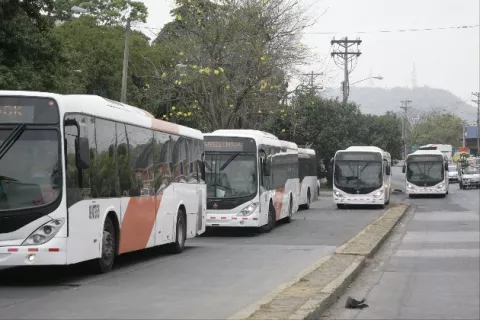 Metrobús y Metro de Panamá ajustan horarios por Navidad y toque de queda 