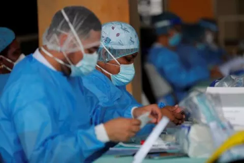 Sistema de salud de Panamá está 'en punto crítico' por repunte de COVID-19