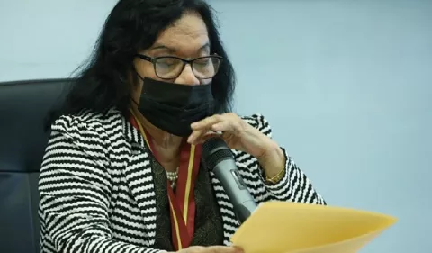 Distinguen a la poeta panameña, Moravia Ochoa López, con la Condecoración Rogelio Sinán