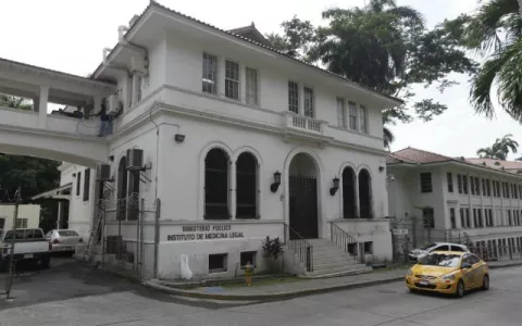  Instituto de Medicina Legal y Ciencias Forenses realiza entierro de unos 46 cadáveres no reclamados 