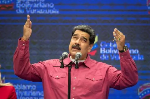 Nicolás Maduro acusa a Iván Duque de planear asesinarlo el día de las elecciones