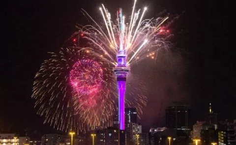[VIDEO] Nueva Zelanda le da la bienvenida al 2021 con show de fuegos artificiales