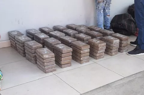 Unidades policiales incautan 120 paquetes de presunta sustancia ilícita en El Nance, en Panamá Oeste