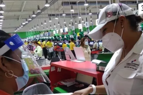Minsa sorprende a dueños de comercios que no cumplen con protocolos de la COVID-19