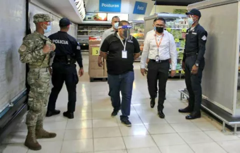 Minsa continúa operativos en locales comerciales de Panamá Oeste 
