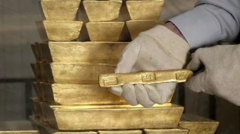 El precio del oro rebota tras tocar su mínimo desde el mes de agosto