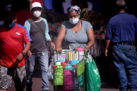 Panamá, con un sistema de salud en punto crítico por la COVID-19, entrará desde esta noche en una cuarentena total
