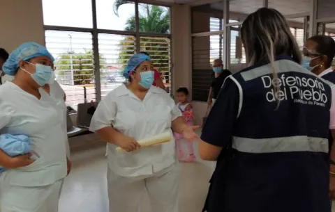 Personal de salud espera por el pago de sus salarios atrasados en Panamá Oeste