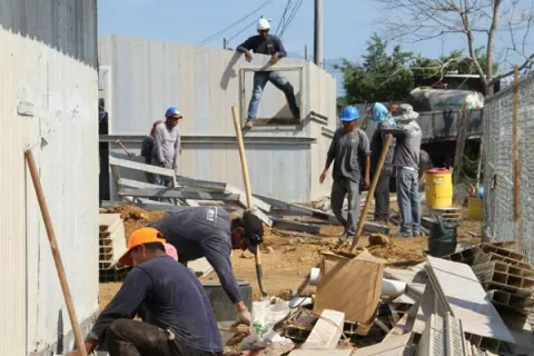 Economistas consideran que el Gobierno debe agilizar la apertura de megaproyectos de construcción para que la economía fluya