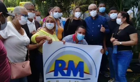 Unos 10 colectivos políticos legalmente constituidos y en formación  suman 1.4 millones de inscritos
