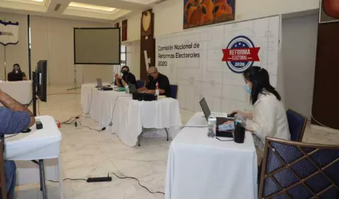 Paridad de género podría peligrar, según foro de mujeres de partidos políticos
