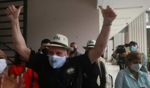 Denuncian presiones y el supuesto ofrecimiento de un pago de $100 mil para adelantar juicio oral a Ricardo Martinelli