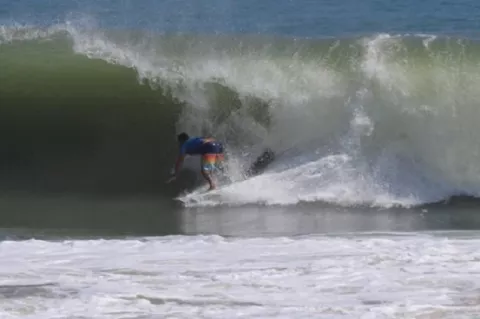 Juan Miguel 'Juampi' Caraballo, líder del ranking del surf panameño