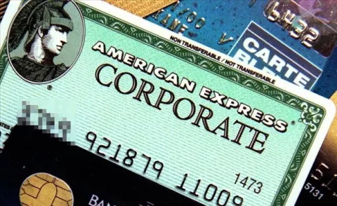 Ganancias de American Express bajaron 54% en 2020
