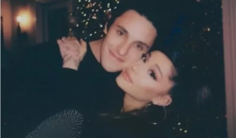 Ariana Grande siente que su prometido, Dalton Gómez, es un hombre diferente