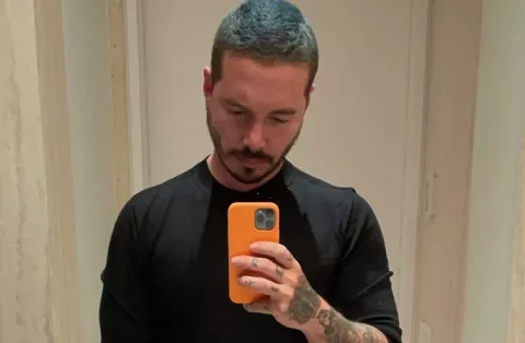 J Balvin: Su mamá se recupera luego de una cirugía en su cabeza