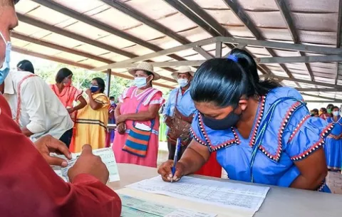 Concurso de becas: Padres de familia aplicaron y aún sus hijos tenían beneficio vigente