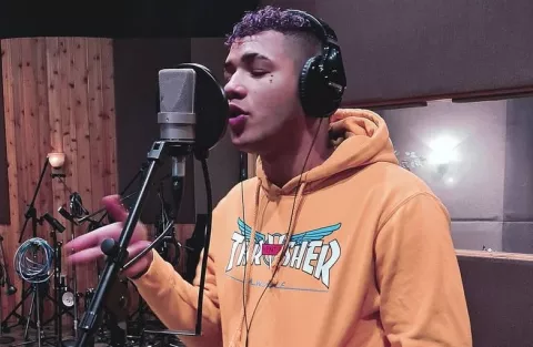 'El Boza': Su canción 'Hecha Pa' Mi' debuta en la posición número 43 del 'top' de Billboard Latino