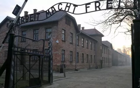 Unesco se asocia con Facebook para combatir el negacionismo del Holocausto
