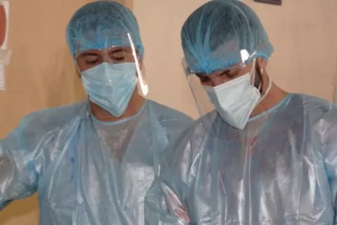 En cinco días del mes de enero, Panamá contabiliza 12, 980 casos positivos de covid-19 y 216 muertes
