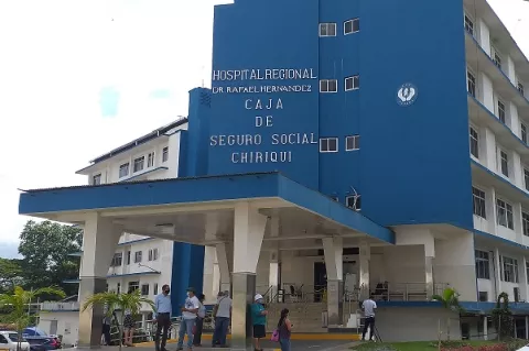 Un médico cubano en Chiriquí dio positivo a la prueba de la covid-19