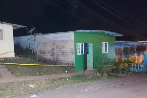 En pleno toque de queda ultiman a tiros a un hombre en Villa del Caribe, Colón