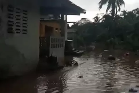 Más de 60 viviendas afectadas por las inundaciones en varios sectores de Colón 