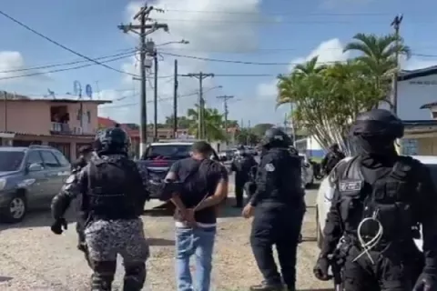 Unas 20 personas detenidas por el cierre de calles y protestas en Colón