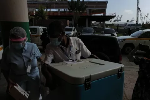 Inicia el proceso de vacunación contra la covid-19 en la provincia de Colón