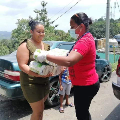 Colonenses de las costas piden más alimentos en las bolsas de Panamá Solidario