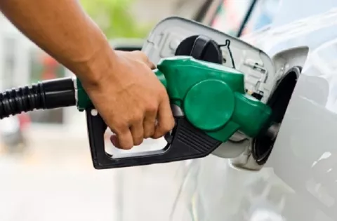 El petróleo de Texas sube un 1%, hasta 52.77 dólares el barril