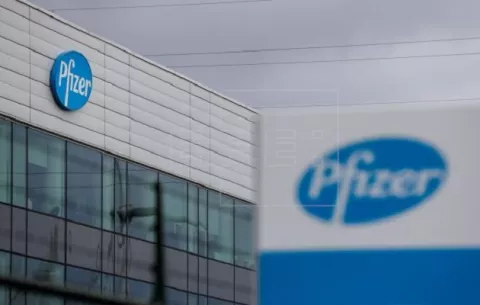 Adelantan para las 12:30 a.m. la llegada de la vacuna de Pfizer a Panamá