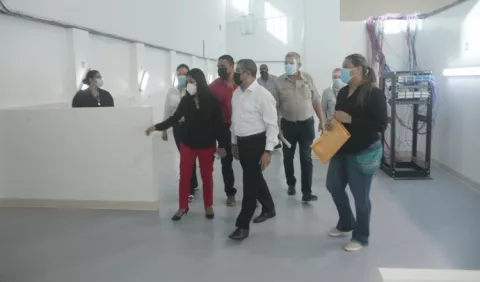 Hospitales más grandes, sin camas en unidades de cuidados intensivos