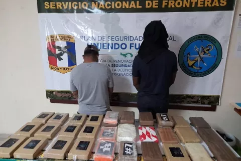 Senafront incauta 34 paquetes de presuntas sustancias ilícitas en Punta Garachiné, Darién