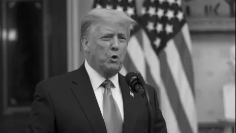 "Trump, ególatra del mal"