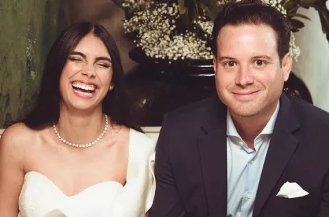 Elizabeth Grimaldo comparte imágenes de su boda civil