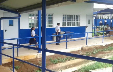 Meduca prohíbe cobro de 5 dólares para supuesto mantenimiento en escuela de Nuevo Chorrillo 