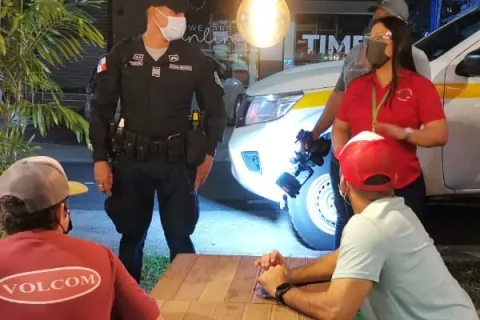 Sancionan establecimientos por incumplir medidas sanitarias en la ciudad capital