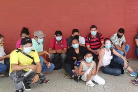 Nicaragüenses defraudados y estafados por un supuesto grupo de promotores busca ayuda en la Defensoría del Pueblo