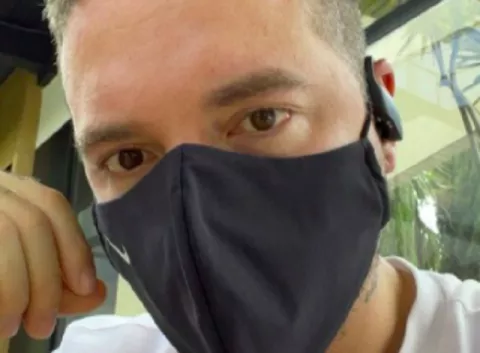 J Balvin comenta cuál es la razón por la que comparte más de su lado humano y no tanto de él como artista