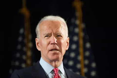 Joe Biden celebra que Donald Trump no vaya a su investidura, pero no pide su destitución