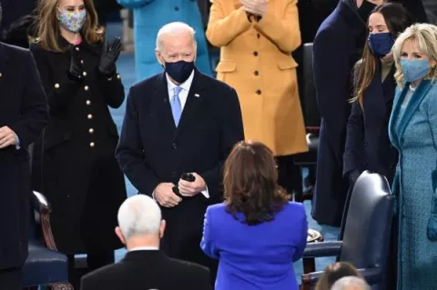 Joe Biden juramenta como presidente y promete  "reparar las alianzas" de Estados Unidos