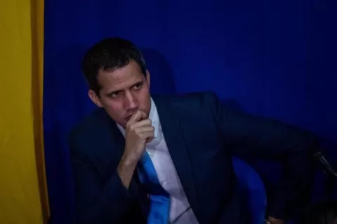 Unión Europea está dispuesta a trabajar con Juan Guaidó, pero evita tratarle de presidente