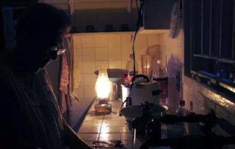 ¡Ni para la vela! Preocupación por posibles cortes de luz a partir de febrero