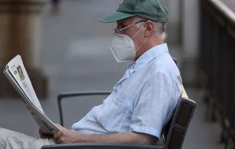 Nuevas variantes del coronavirus podrían implicar  usar mascarillas de mejor calidad